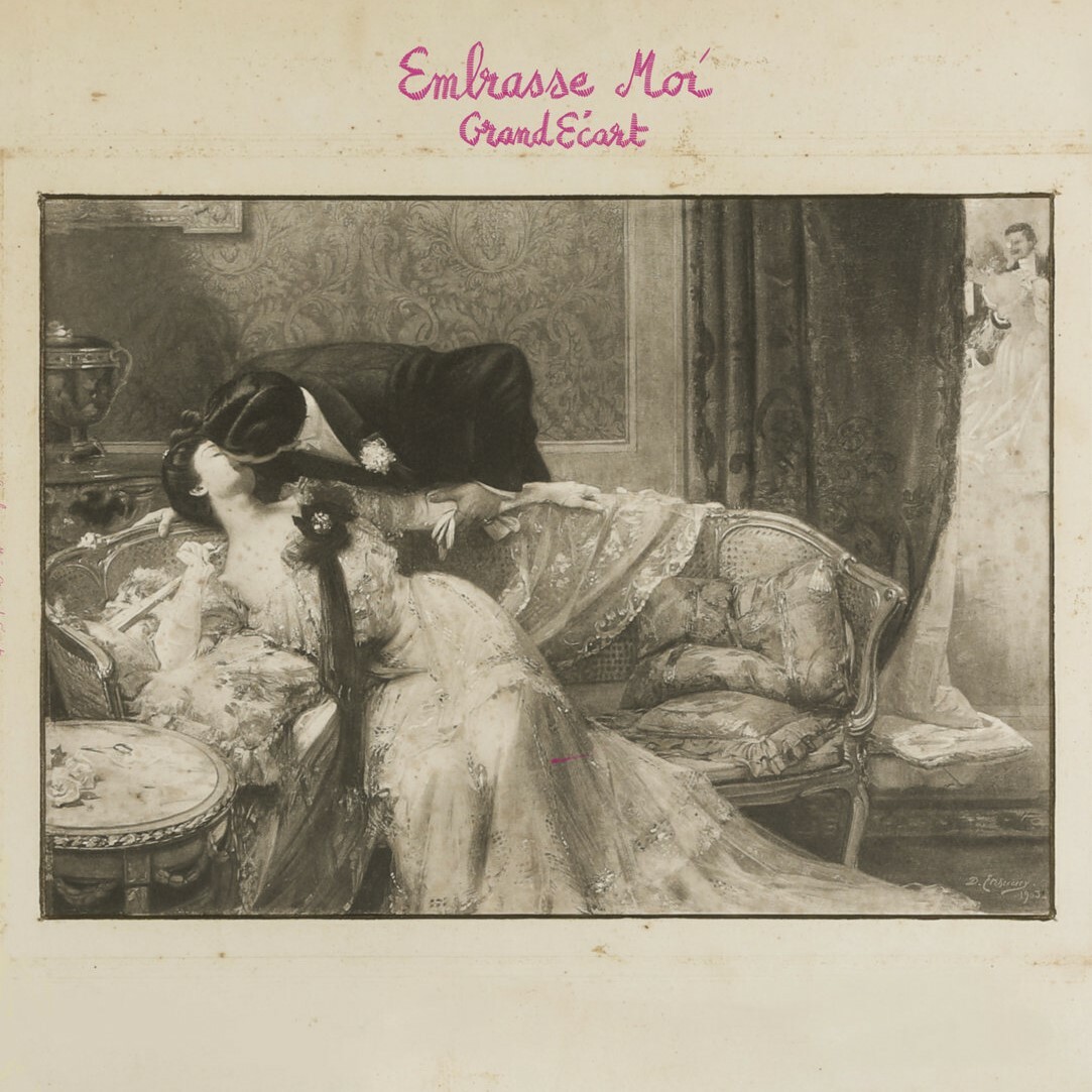 Embrasse Moi- Ass Claping